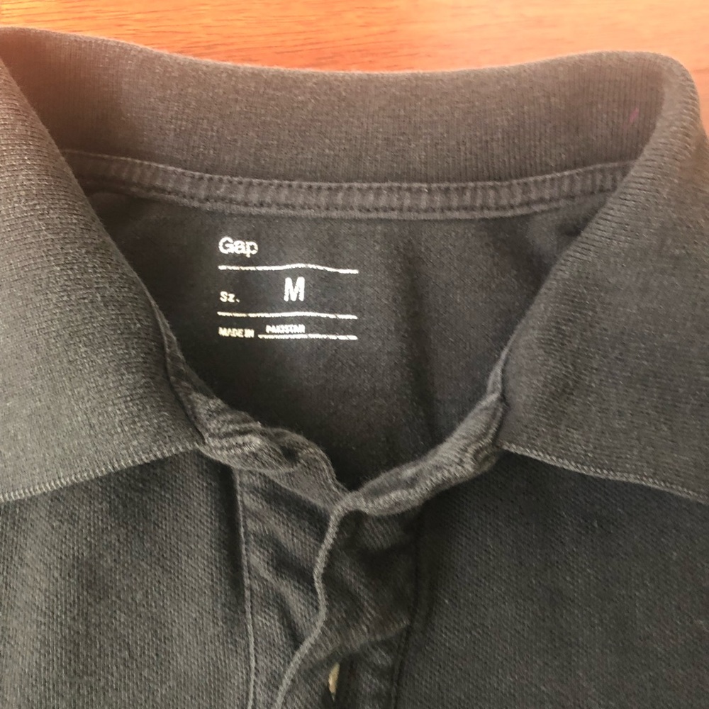 (1) Gap polo shirt  (1) Ralph Lauren polo shirt - Picture 5 of 7